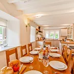 4 Bed In Skipton Oc-92954 *
