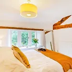 Holiday home 4 Bed In Skipton Oc-92954 *