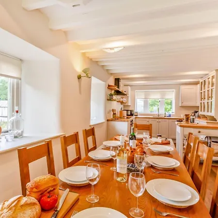 4 Bed In Skipton Oc-92954 *