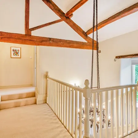 4 Bed In Grassington 92954 *